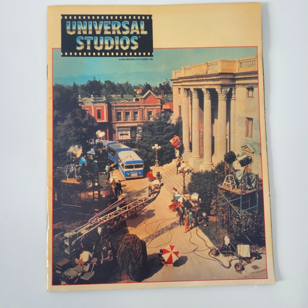 Vintage 1985 Universal Studio booklet guide with pull out map